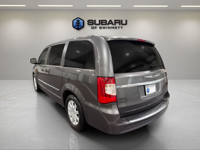 Used 2015 Chrysler Town & Country Touring FWD image 3