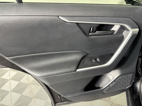 Used 2019 Toyota RAV4 LE image 24