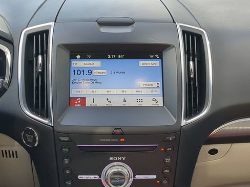 Used 2018 Ford Edge Titanium w/ Equipment Group 301A image 25