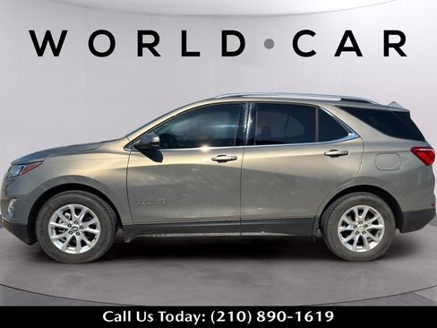 Used 2018 Chevrolet Equinox LT w/ Sun & Infotainment Package FWD image 11