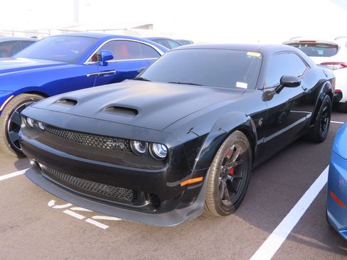 Used 2019 Dodge Challenger SRT Hellcat Redeye image 2