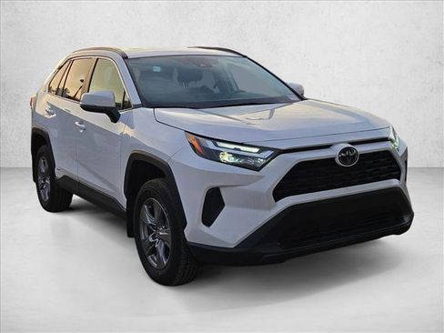 Used 2024 Toyota RAV4 XLE AWD/4WD image 3