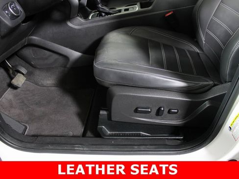 Certified 2019 Ford Escape SEL image 9