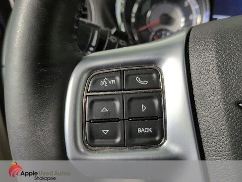 Used 2012 Chrysler Town & Country Limited w/ Luxury Group FWD image 31