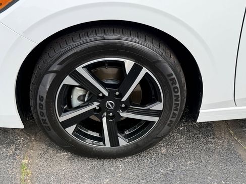 Used 2024 Nissan Sentra SV FWD image 10