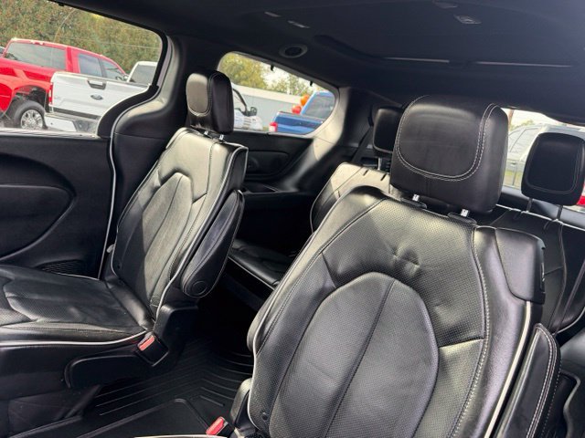 Used 2020 Chrysler Pacifica Limited FWD image 33