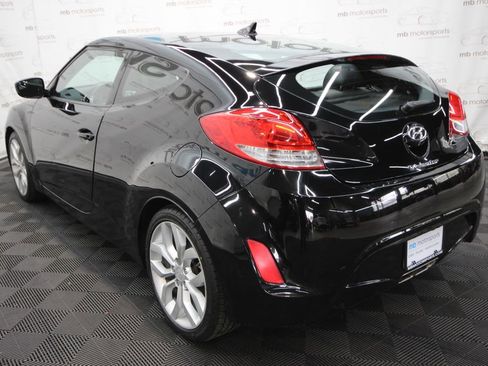 Used 2015 Hyundai Veloster w/ Option Group 02 FWD image 4