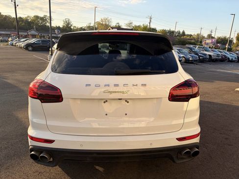 Used 2017 Porsche Cayenne S Platinum image 9