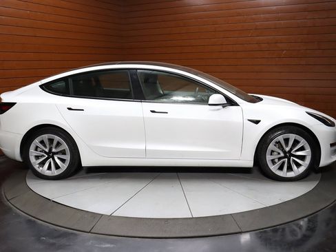 Used 2022 Tesla Model 3 Long Range image 18