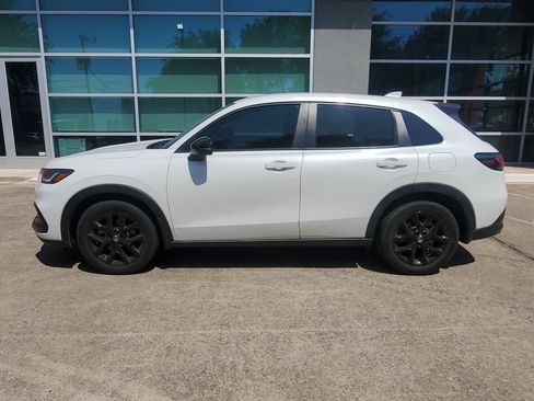 Used 2023 Honda HR-V Sport image 3