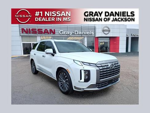 Used 2024 Hyundai Palisade Calligraphy FWD image 1