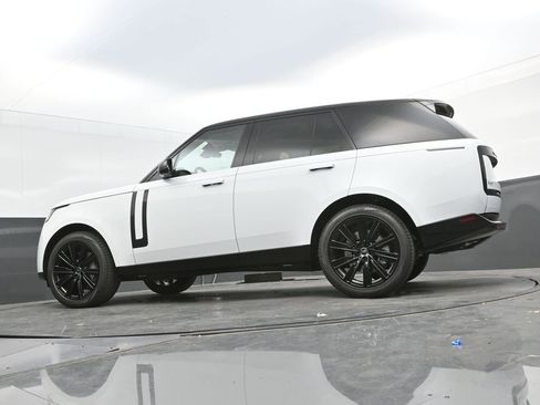 New 2025 Land Rover Range Rover SE image 40