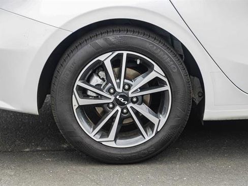 Used 2024 Kia Forte LXS w/ LXS Technology Package image 10