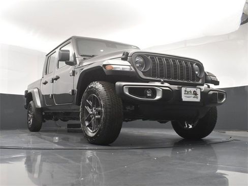 New 2025 Jeep Gladiator Sport image 19