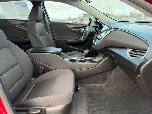 Used 2025 Chevrolet Malibu LT image 15