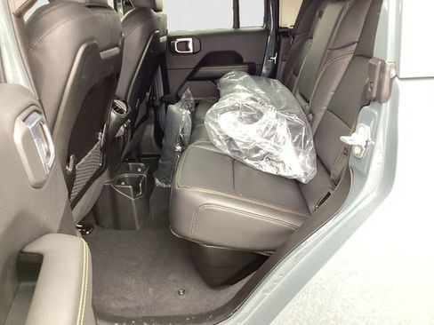 New 2026 Jeep Gladiator Sport AWD/4WD image 14