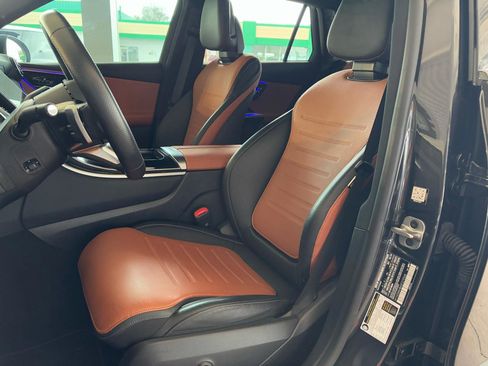 Used 2025 Mercedes-Benz GLC 300 4MATIC image 15