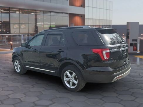 Used 2017 Ford Explorer XLT w/ Equipment Group 202A AWD/4WD image 4