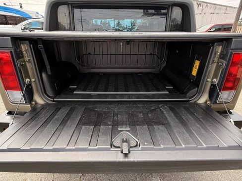 Used 2005 HUMMER H2 SUT w/ Preferred Equipment Group AWD/4WD image 30