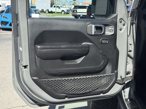 Used 2021 Jeep Wrangler Unlimited Rubicon image 22