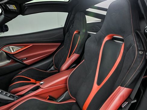 Used 2018 McLaren 720S RWD image 18