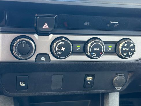 Used 2018 Toyota Tacoma SR w/ SR Convenience Package image 16