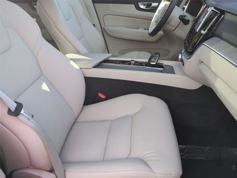 Certified 2025 Volvo XC60 T8 Plus w/ Protection Package Premier AWD/4WD image 21
