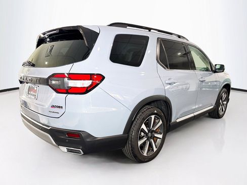 Used 2025 Honda Pilot Touring image 39