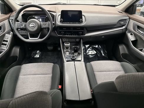 Used 2023 Nissan Rogue SV image 14