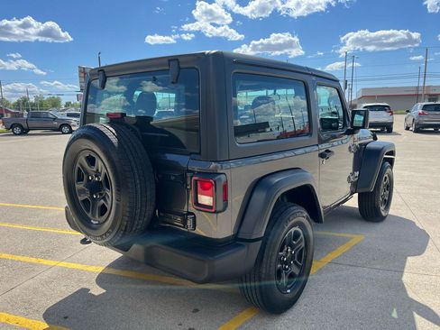 Used 2020 Jeep Wrangler Sport AWD/4WD image 6