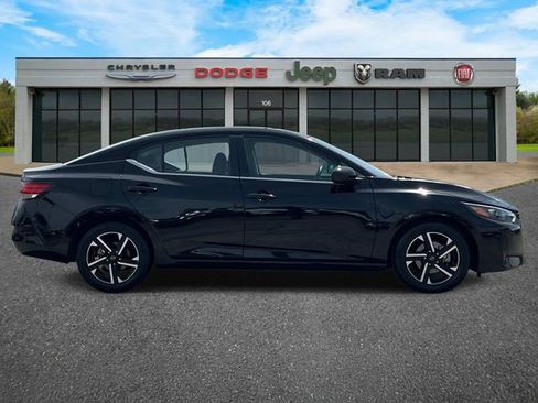 Used 2024 Nissan Sentra SV FWD image 3