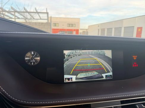 Used 2018 Lexus LS 500 w/ Accessory Package (Z1) RWD image 11