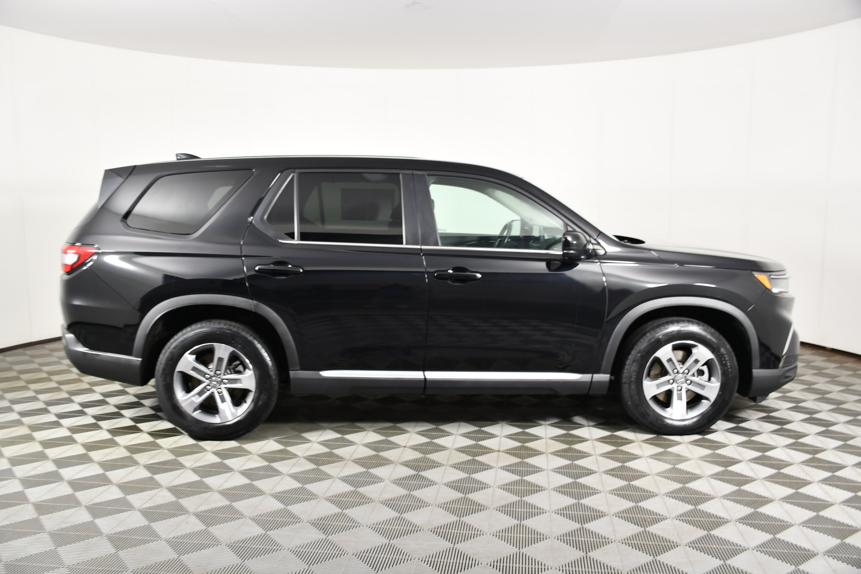 Certified 2023 Honda Pilot EX-L image 5