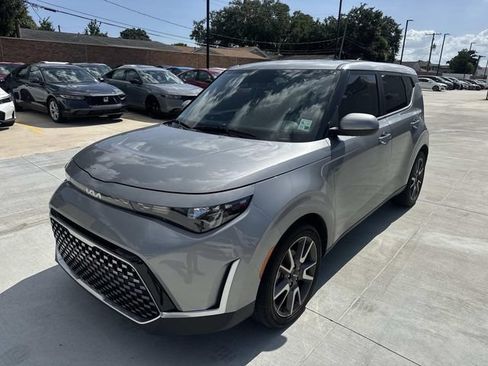 Used 2024 Kia Soul EX w/ Option Group 015 FWD image 3