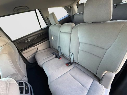 Used 2020 Honda Pilot EX image 15