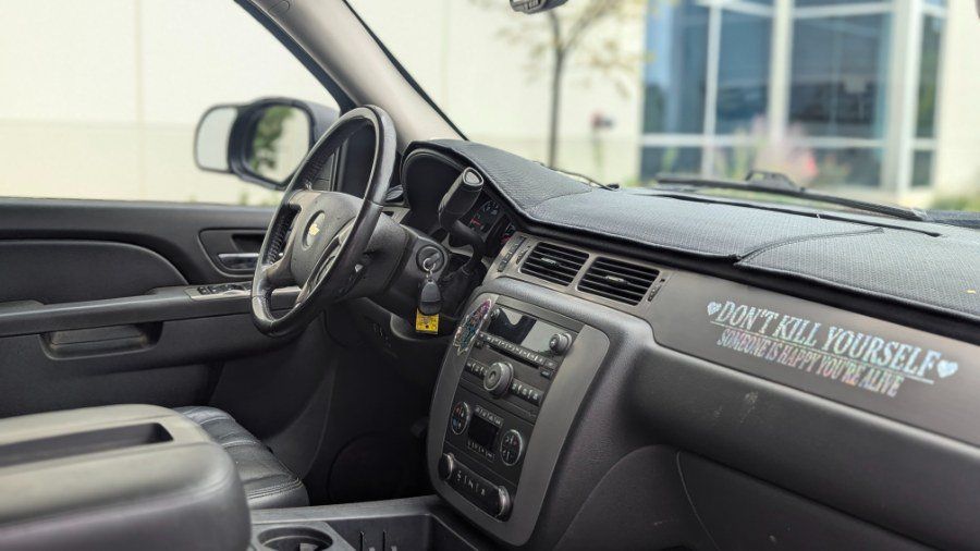Used 2010 Chevrolet Suburban LT w/ Luxury Package AWD/4WD image 15