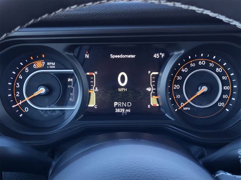 Used 2025 Jeep Wrangler Sport S image 14