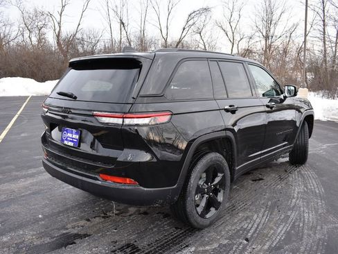 New 2025 Jeep Grand Cherokee Altitude image 5