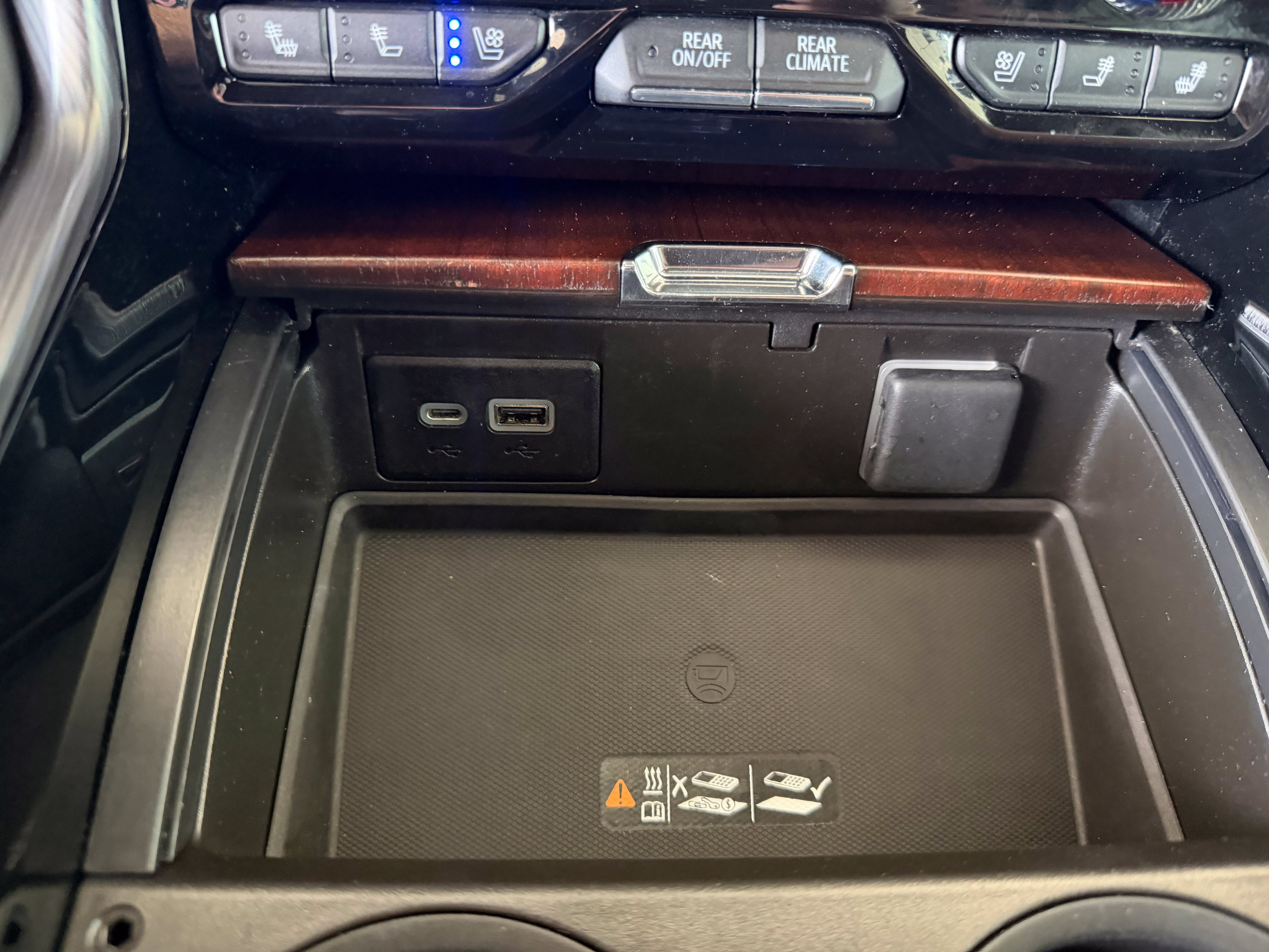 Used 2023 GMC Yukon XL Denali Ultimate AWD/4WD image 41