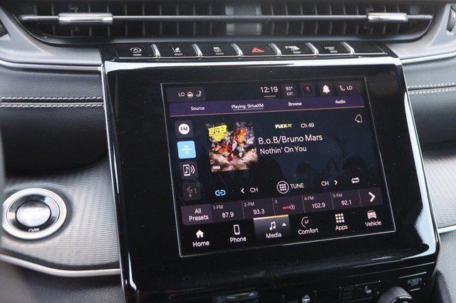 Used 2024 Jeep Grand Cherokee Altitude AWD/4WD image 17