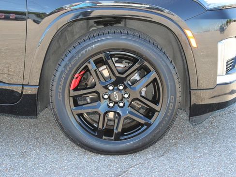 Used 2023 Chevrolet Traverse Premier w/ Redline Edition AWD/4WD image 5