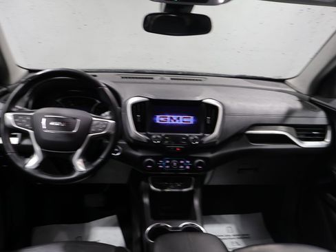 Used 2024 GMC Terrain SLT AWD/4WD image 16