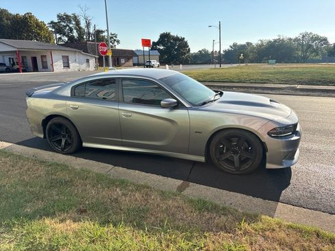 Used 2018 Dodge Charger R/T Scat Pack RWD image 7
