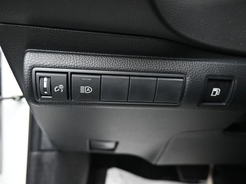 Used 2025 Toyota Corolla LE image 21