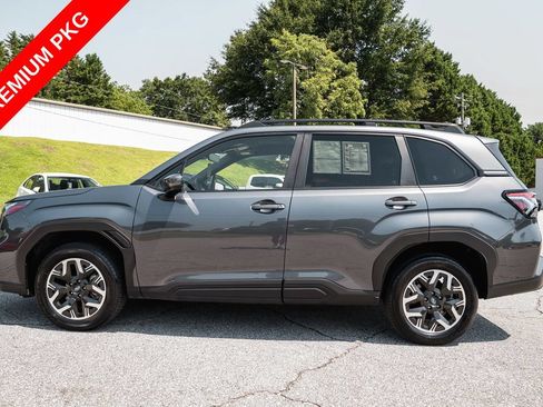 Used 2025 Subaru Forester Premium AWD/4WD image 4