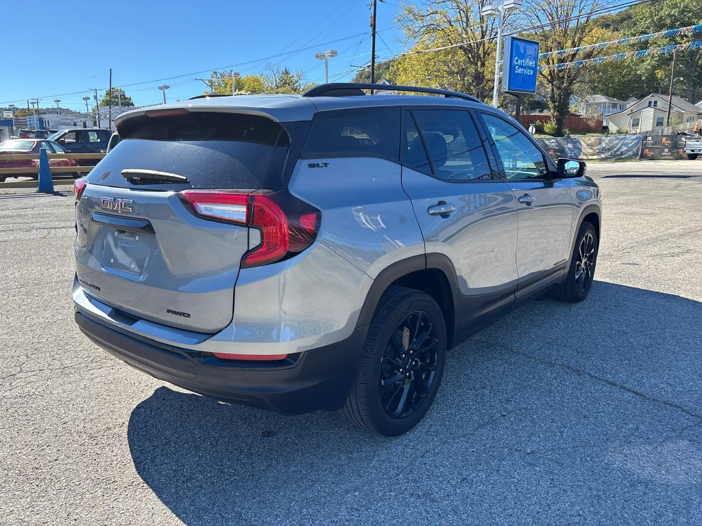 Used 2023 GMC Terrain SLT w/ Elevation Edition AWD/4WD image 5