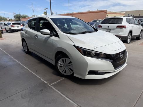 Used 2025 Nissan Leaf S FWD image 6