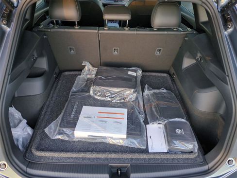 New 2026 Volkswagen Tiguan SE R-Line AWD/4WD image 21