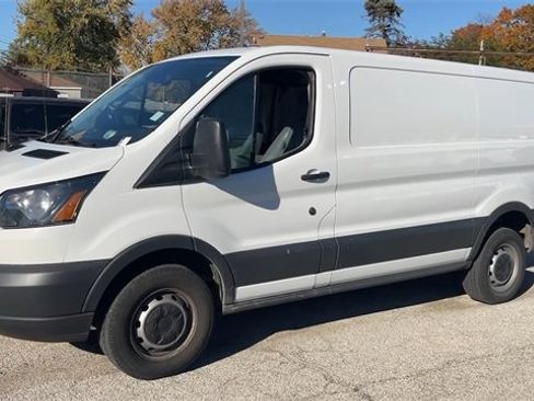 Used 2017 Ford Transit 250 130 Low Roof image 3