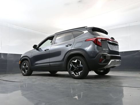 Used 2024 Kia Seltos EX AWD/4WD image 21